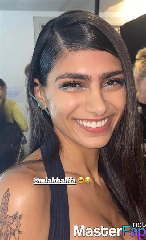 nude pics mia khalifa|MIA KHALIFA Nude